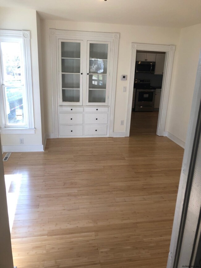 221 James St, Schenectady, NY 12302 - photo 7
