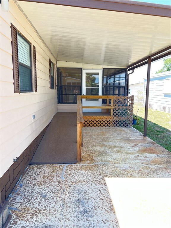 812 Oleander Cir, Sebastian, FL 32976 - photo 2