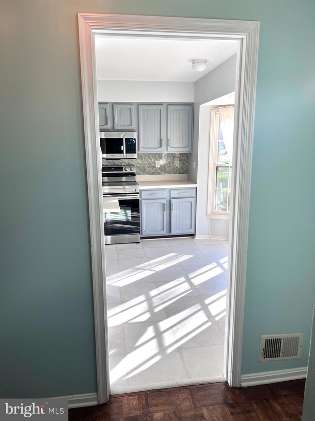 409 Bay Dale Dr, Arnold, MD 21012 - photo 5