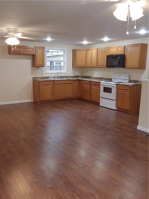 Amazing open floor concept with beautiful cooks ki