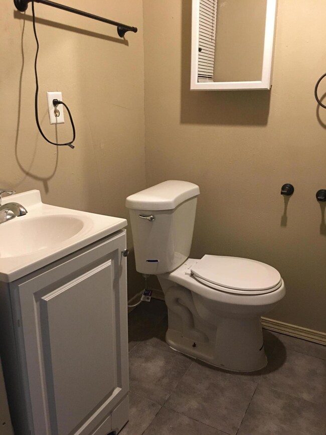 8305 Hester St unit B, El Paso, TX 79907 - photo 5