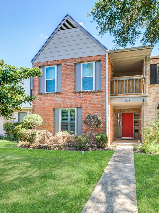 14176 Misty Meadow Ln, Houston, TX 77079 - photo 3