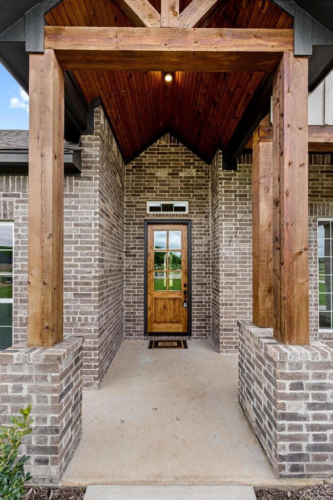 1008 Hennesay Park, Springtown, TX 76082 - photo 3