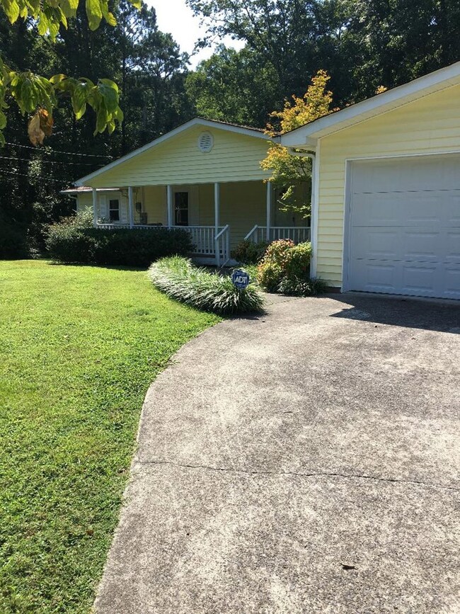 3804 Edwards Cir SE, Dalton, GA 30721 - photo 2