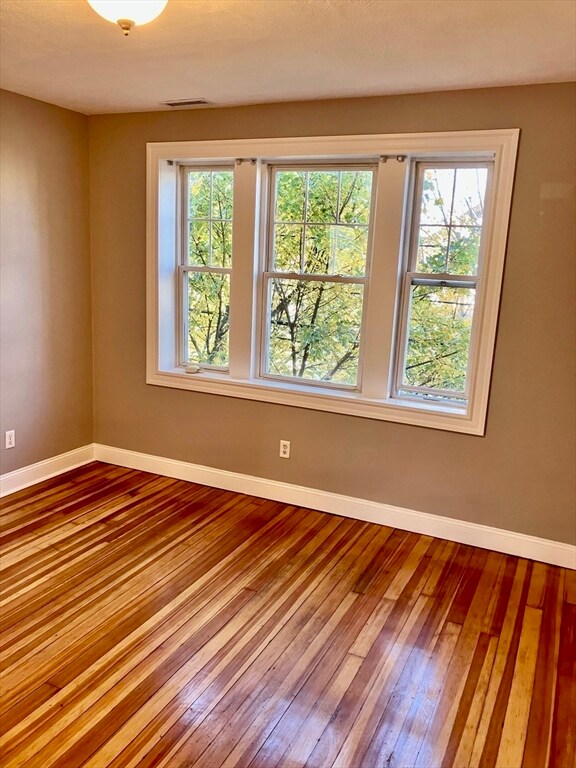 25 Roslyn St unit 4, Salem, MA 01970 - photo 7