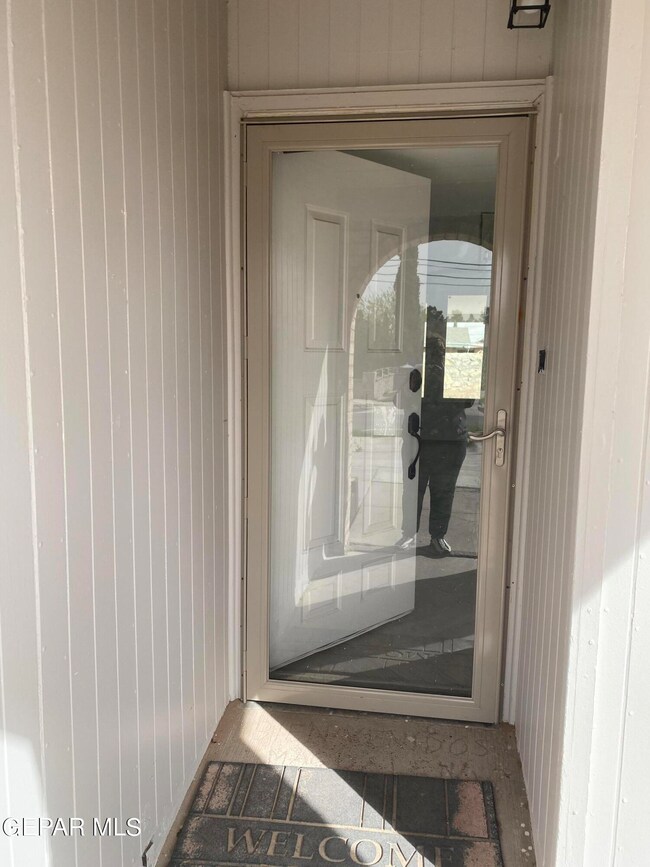 334 Lomaland Dr, El Paso, TX 79907 - photo 3