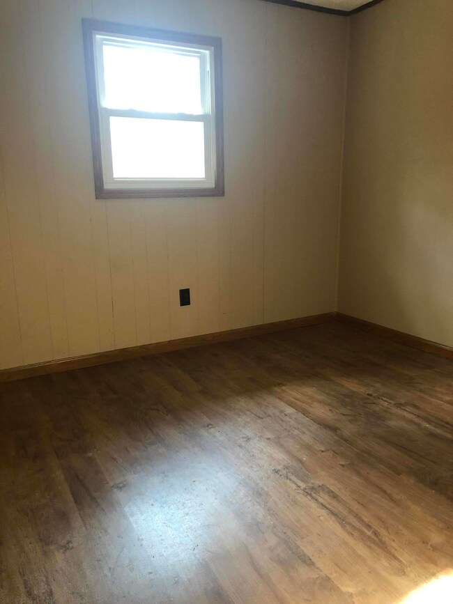 115 E Riverview Ave, Watauga, TN 37694 - photo 6