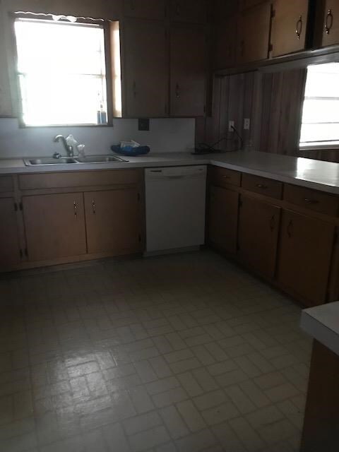 779 Holmes Rd, Lufkin, TX 75904 - photo 3