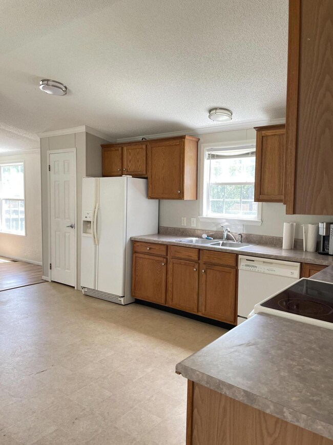 4067BC12-B395-4AF6-B38F-0996E219FDF7