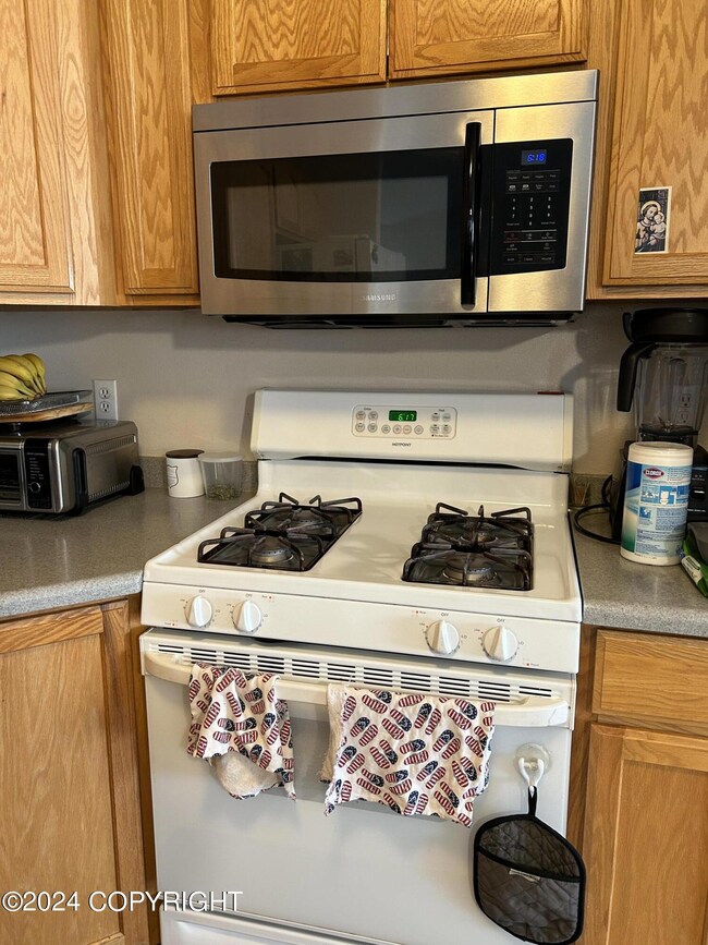 6843 Brittany Rock Way unit 7, Anchorage, AK 99504 - photo 7