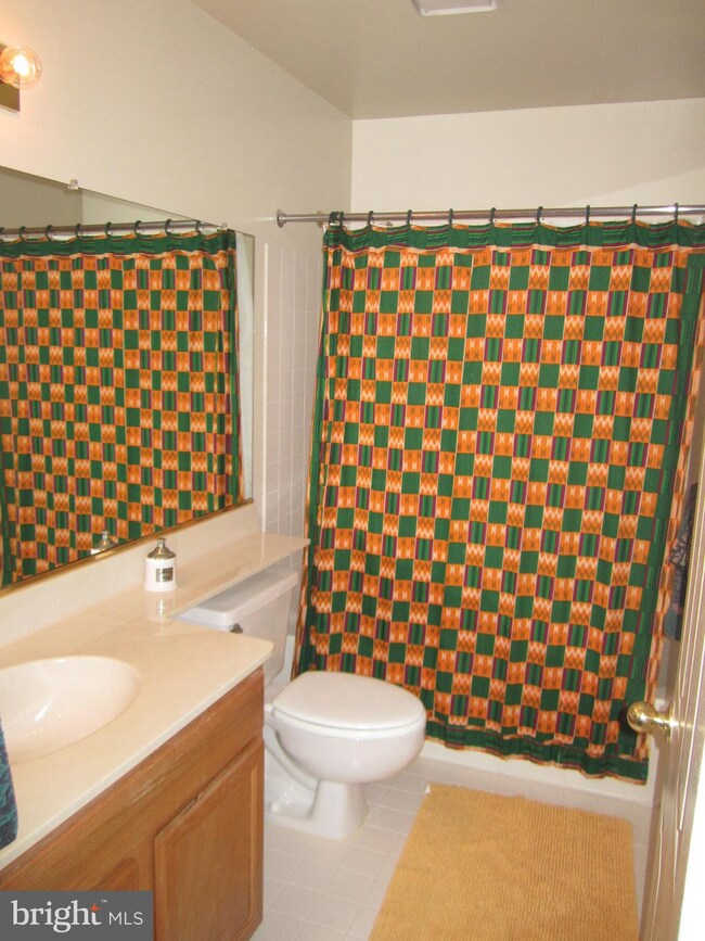 Quaker Hill Community unit 305, Alexandria, VA 22314 - photo 7