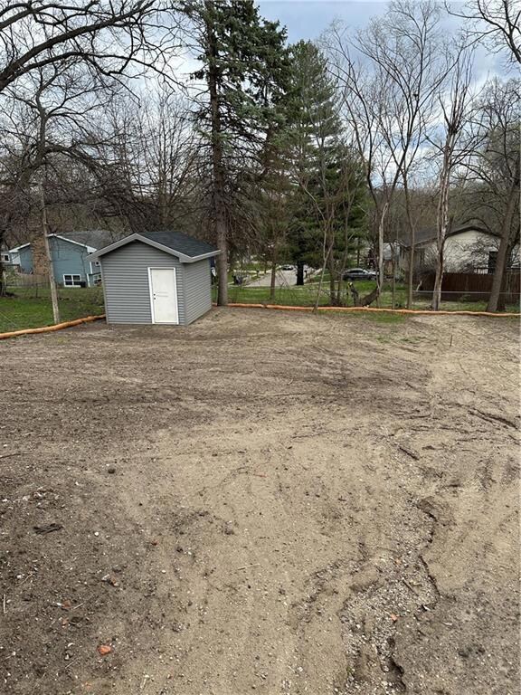 2327 SE 8th St, Des Moines, IA 50315 - photo 3