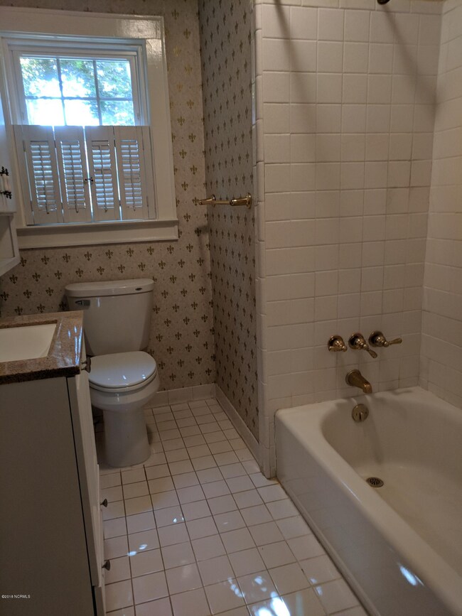 1st floor bath