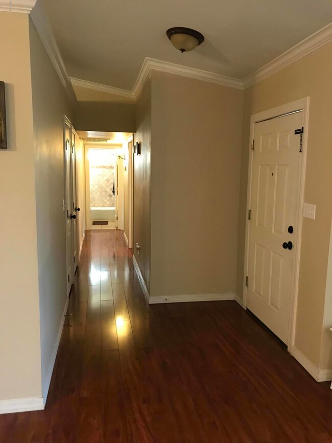 EnidHallway+Entry