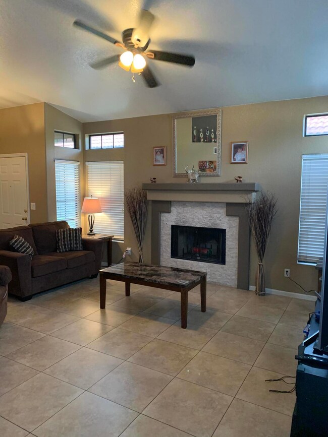 877 N Kenneth Place, Chandler, AZ 85226 - photo 7