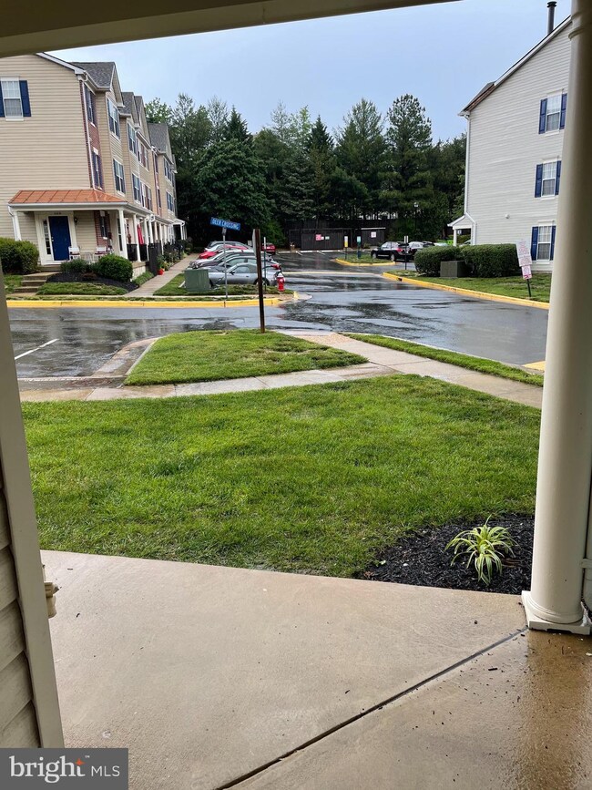 9230 Deer Crossing unit 35, Lorton, VA 22079 - photo 6
