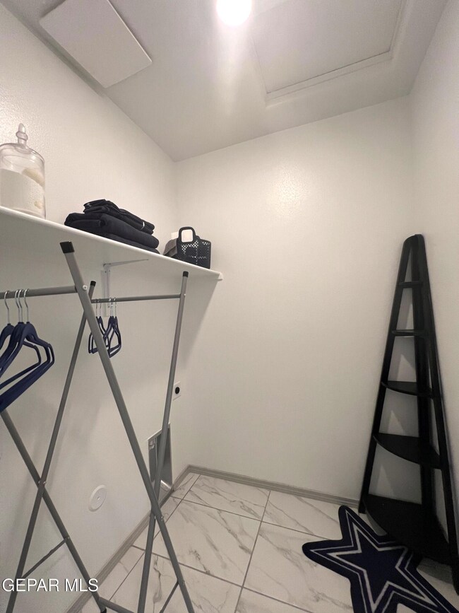 10704 Aaron St, El Paso, TX 79924 - photo 4