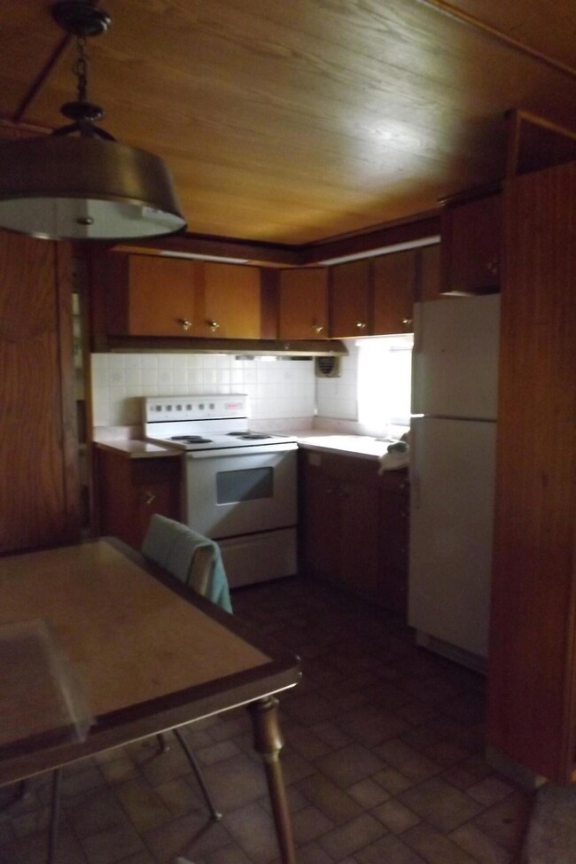 4033 Frieda Ave, Klamath Falls, OR 97603 - photo 5