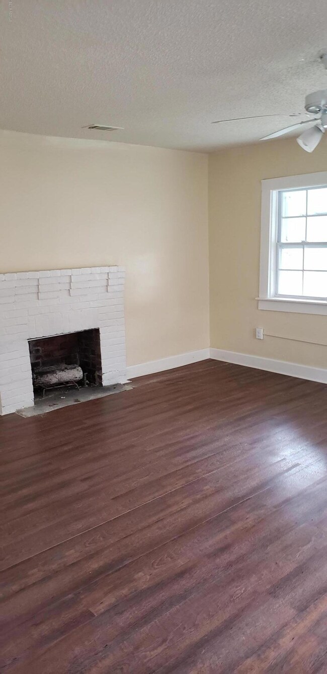 1013 W 45th St, Savannah, GA 31405 - photo 4