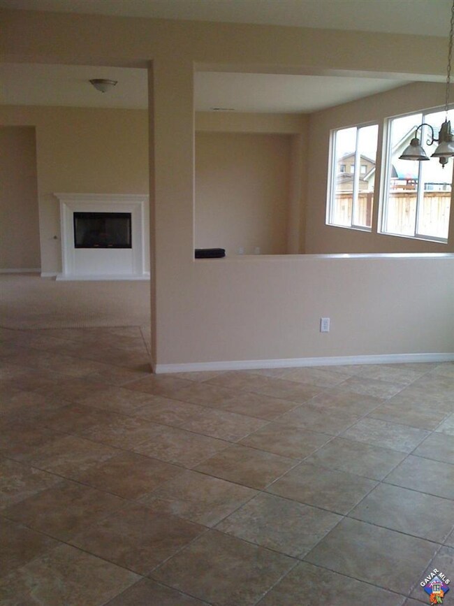 3446 Quiet Splendor Ct, Rosamond, CA 93560 - photo 4