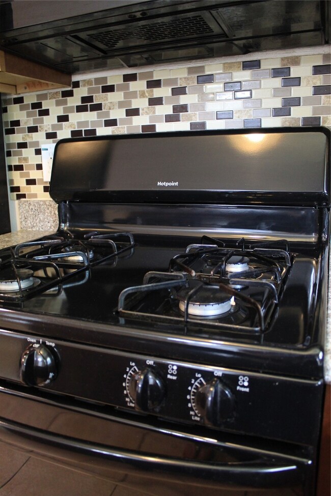 230 S Native Ln, Houston, TX 77022 - photo 3