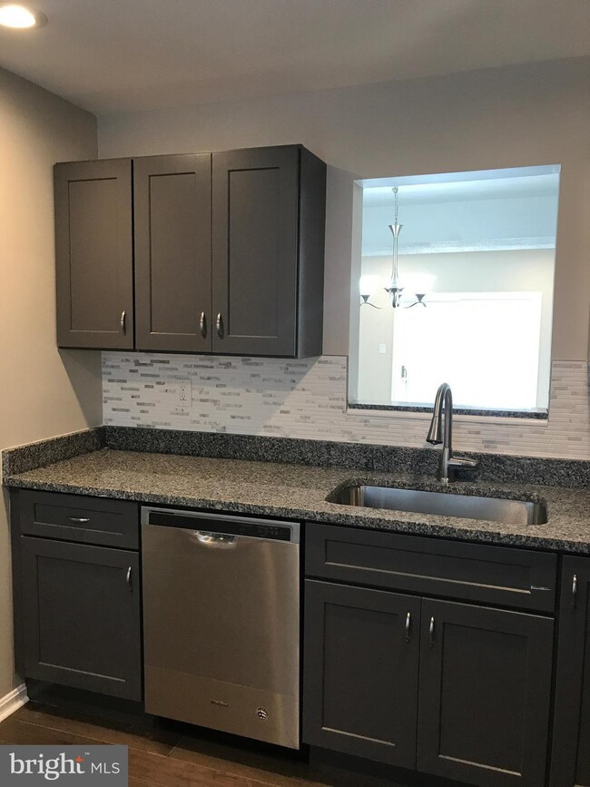 905 Saint Michaels Dr, Bowie, MD 20721 - photo 6