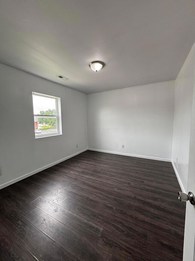 836 S Hamilton Rd, Columbus, OH 43213 - photo 6