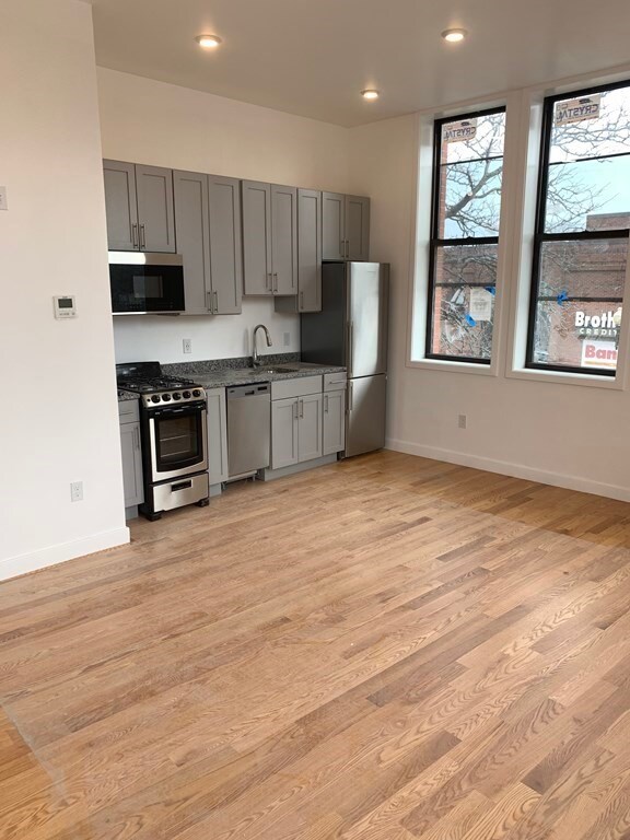 64 Market St unit 403, Lynn, MA 01901 - photo 3