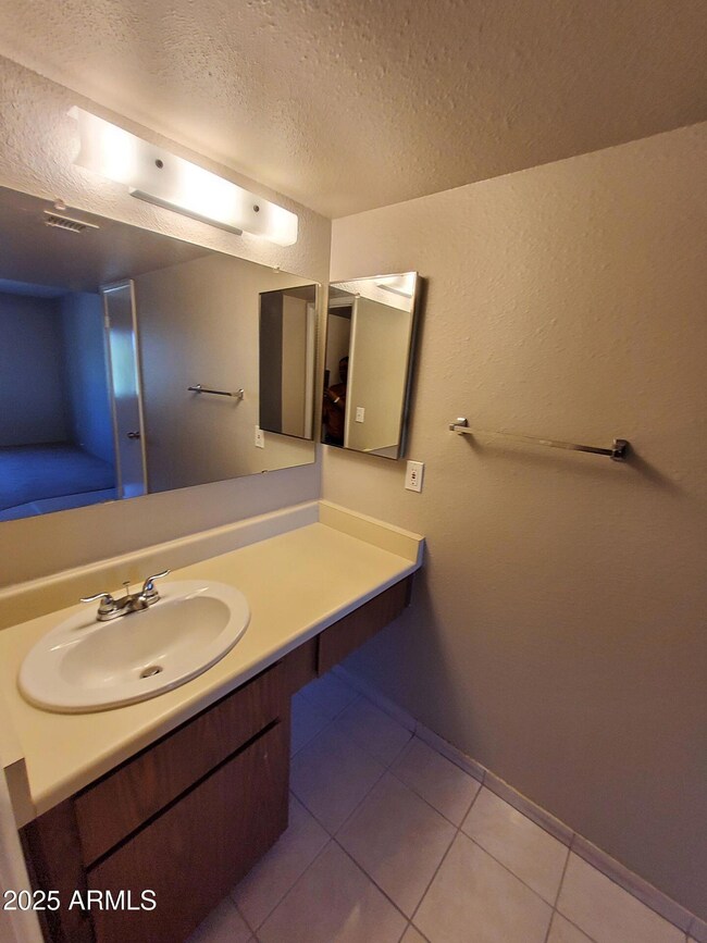 4444 E Paradise Village Pkwy N unit 231, Phoenix, AZ 85032 - photo 5