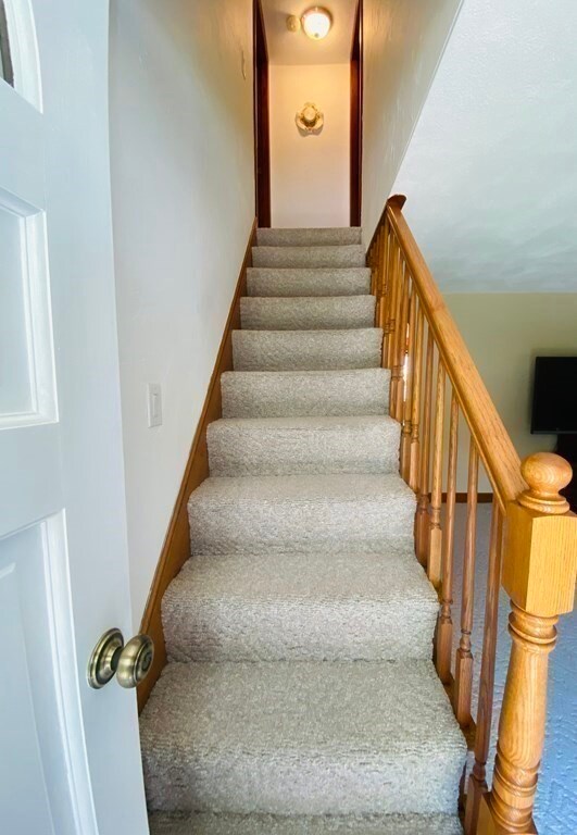 37 Locust St, Woburn, MA 01801 - photo 6