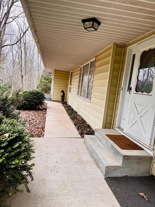 71 Dogwood Dr, Jim Thorpe, PA 18229 - photo 2