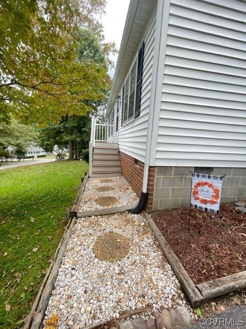 View of home's exterior