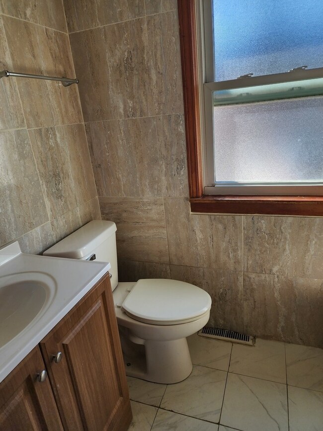 4612 Scott St, Schiller Park, IL 60176 - photo 6