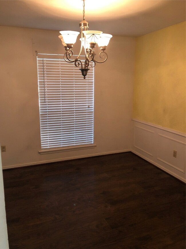 5054 Bayou Vista Dr, Houston, TX 77091 - photo 4