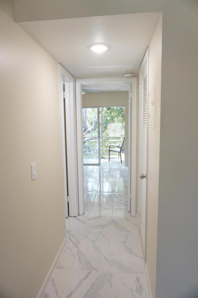 33 Windsor B, West Palm Beach, FL 33417 - photo 7