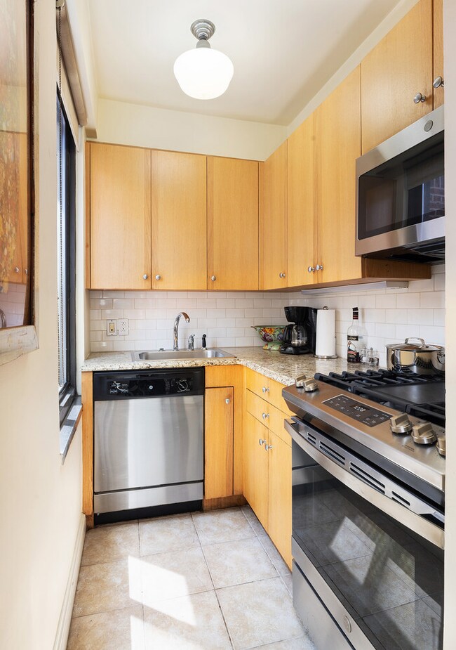50 Park Ave unit 17A, New York, NY 10016 - photo 3