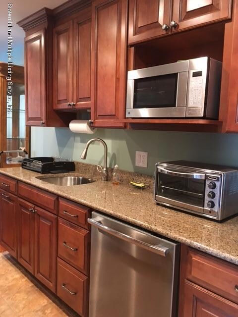 455 Willow Rd E unit 2, Staten Island, NY 10314 - photo 2