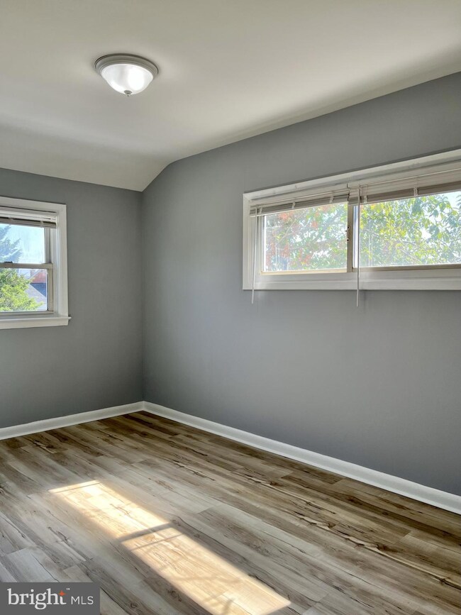 9708 Conmar Rd, Middle River, MD 21220 - photo 6