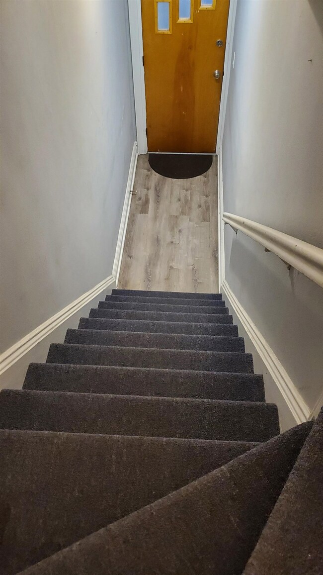 33 Broadman Pkwy unit 2, Jersey City, NJ 07305 - photo 2