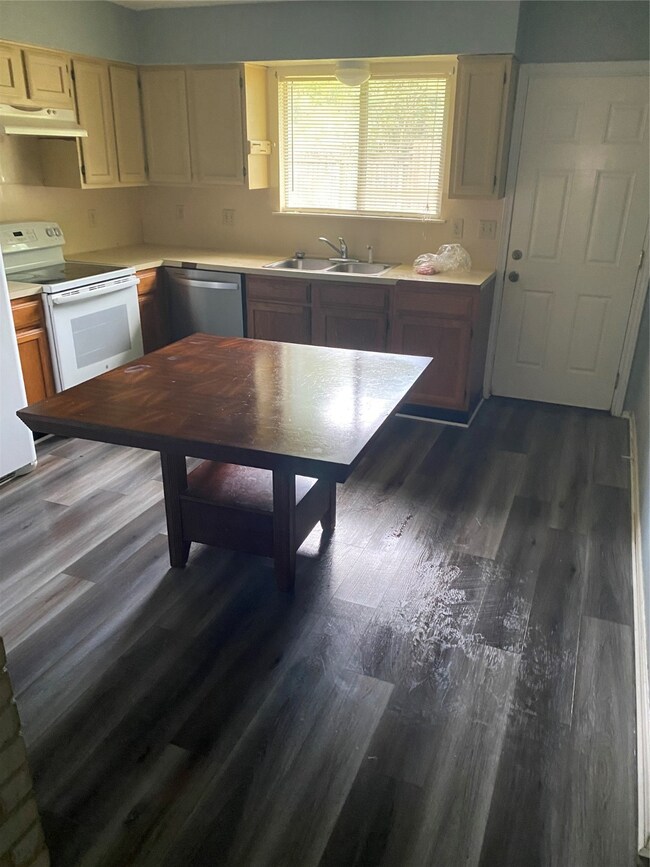 23414 Dew Wood Ln, Spring, TX 77373 - photo 5