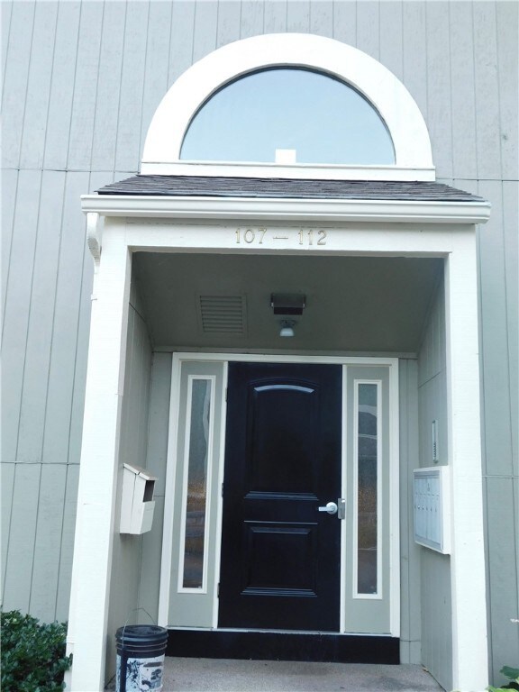 400 New River Rd unit 111, Manville, RI 02838 - photo 4