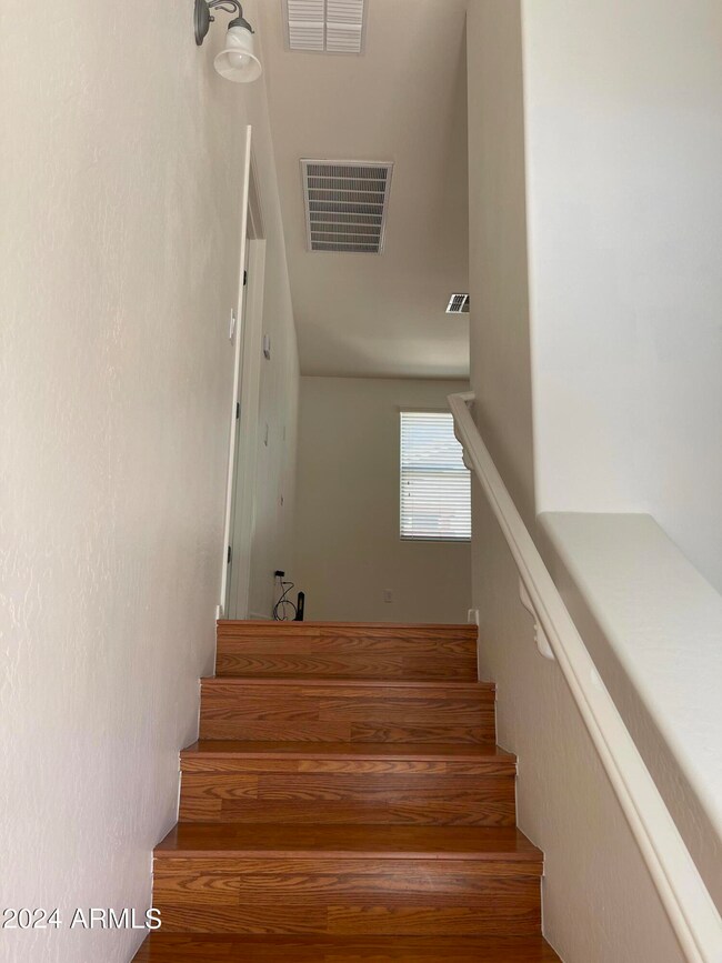 20241010_210555112_iOS