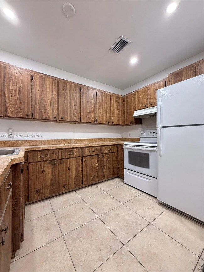 639 32nd St unit 1, West Palm Beach, FL 33407 - photo 4