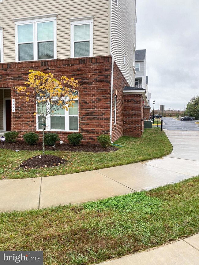 3556 Briarwood Dr, Dumfries, VA 22026 - photo 3