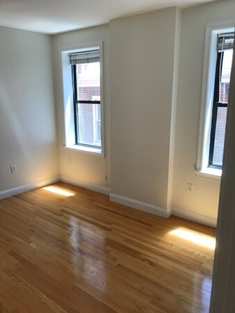 21 Charter St unit 301, Boston, MA 02113 - photo 4