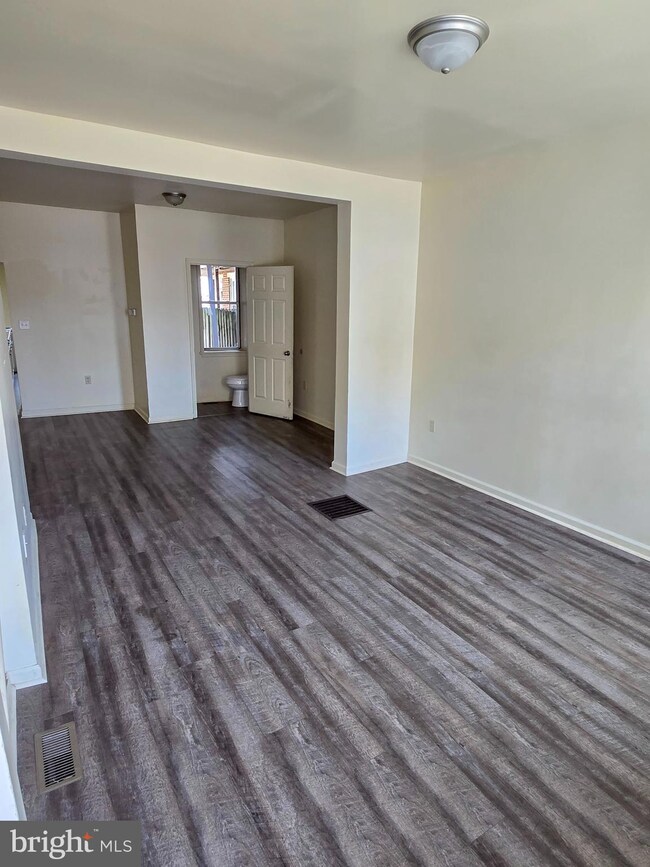 251 S Penn St, York, PA 17401 - photo 6