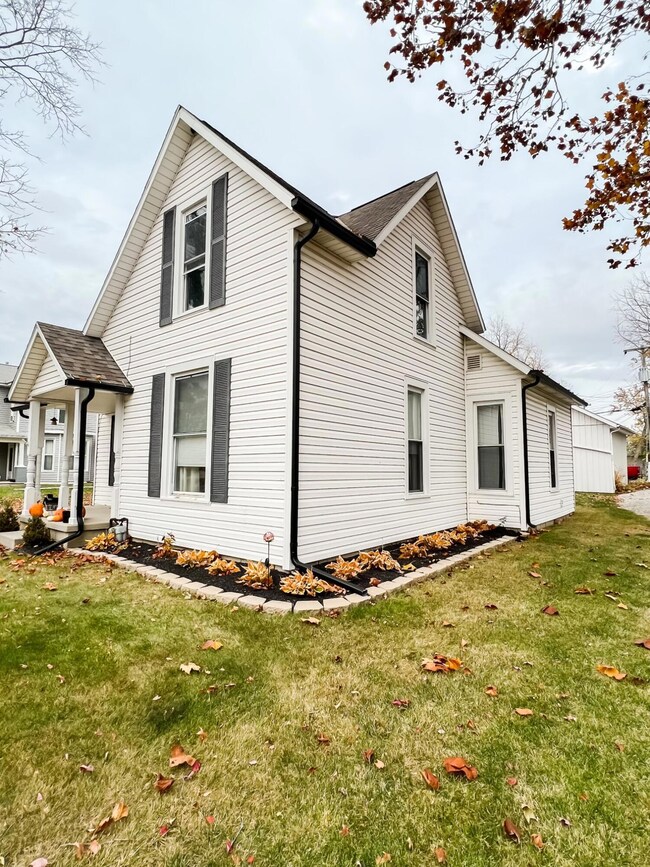 408 N Spruce St, Saint Marys, OH 45885 - photo 2