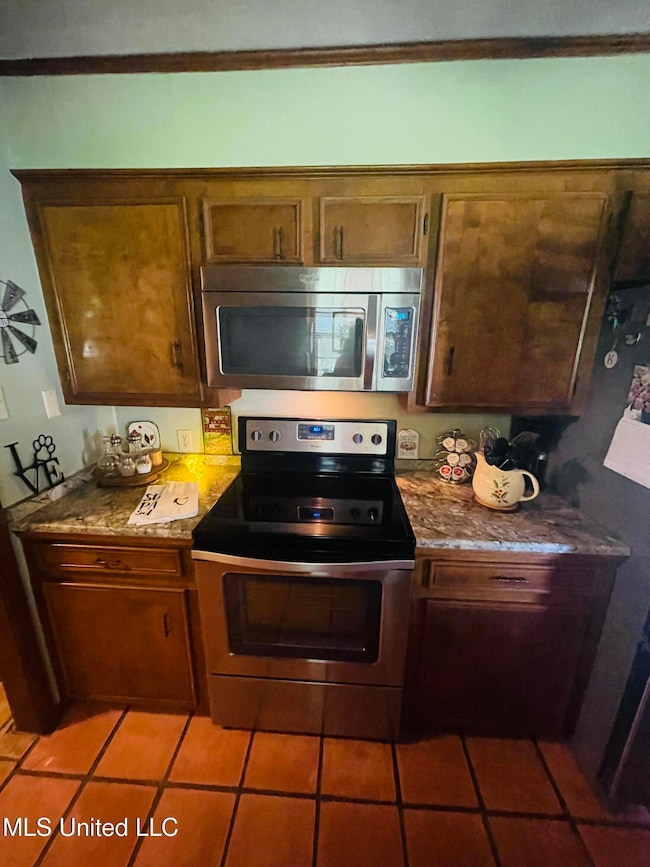272TerryCirclekitchen3