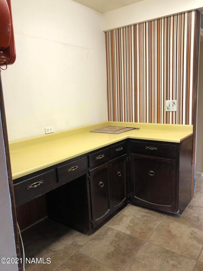 105 E Mahoney St, Winslow, AZ 86047 - photo 7