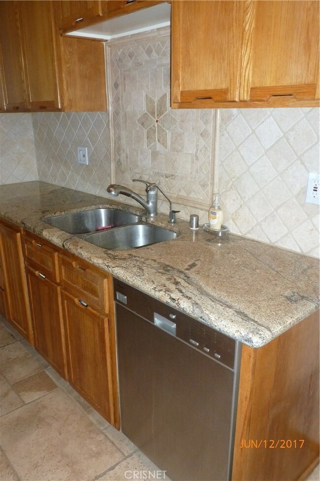 21796 Ybarra Rd, Woodland Hills, CA 91364 - photo 6